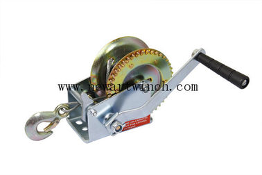 China Terminal 450kg Manual Hand Winch Heavy Duty With Webbing Boat Trailer Harbor supplier