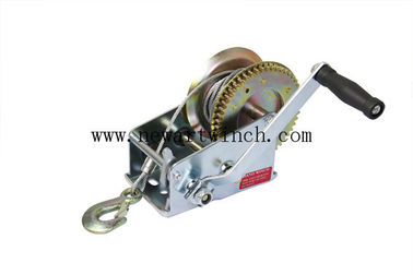 China A3 Steel Small Boat Winch , Compact Structure Zinc Plated 3500 Lb Hand Winch supplier