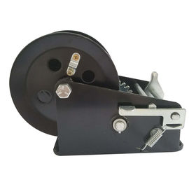 China Portable Zinc Plated Manual Hand Winch 2 Speed Small Volume Easy To Move supplier