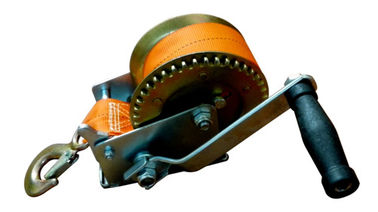 China Color Webbing 1000lbs Marine Hand Winch With Zinc Coating Surface Treatment supplier